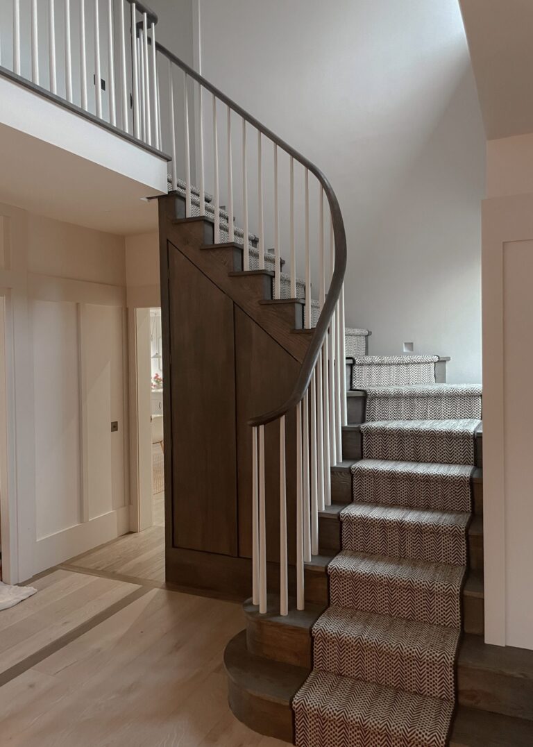 curved cut string tapered spindles