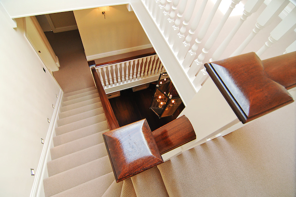 traditional closed string stair