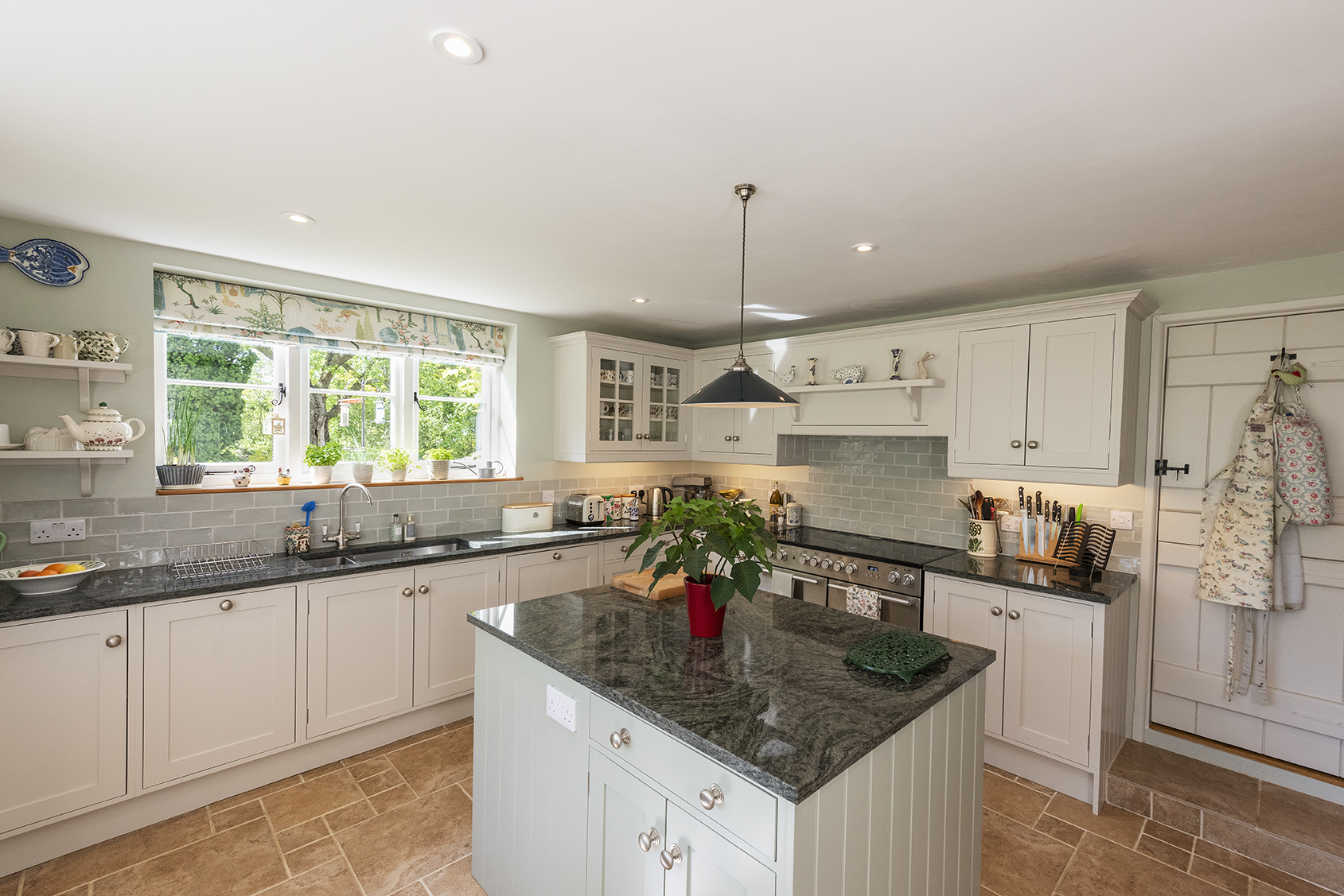 A bespoke kitchen from F Cuff & Sons offers you the chance to break away from the limitations of mass produced standard size units, and to create a kitchen which is what you want, rather than what you are told you can have.  All the features and benefits of modern appliances and accessories can be built into the traditionally made furniture, with doors and drawers closing inside frames to give you a truly unique room that exudes quality and craftsmanship.