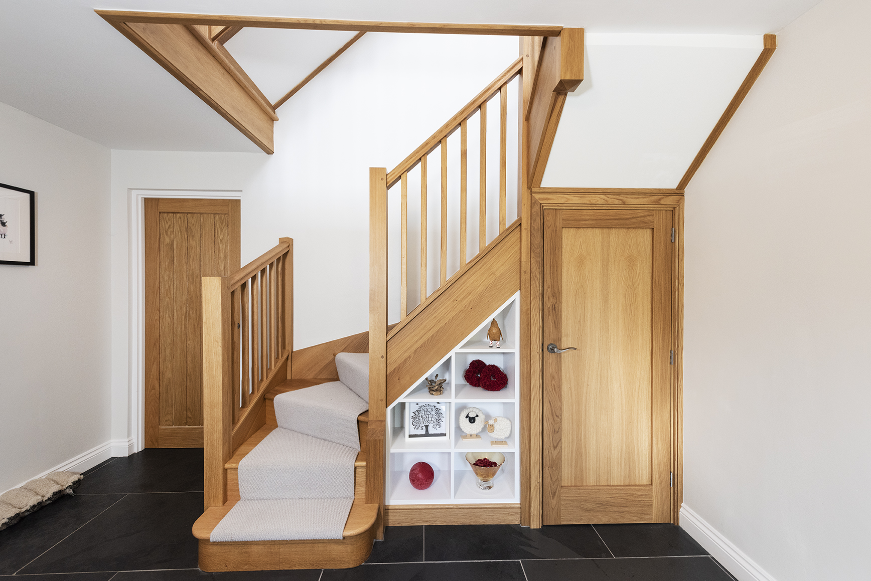 From the most elegant of sweeping staircases, to the simplest straight flight, all staircases can be designed and made.  Closed strings, cut strings, winders, curves, turnings and continuous handrails can all be incorporated to produce a staircase of stunning quality.